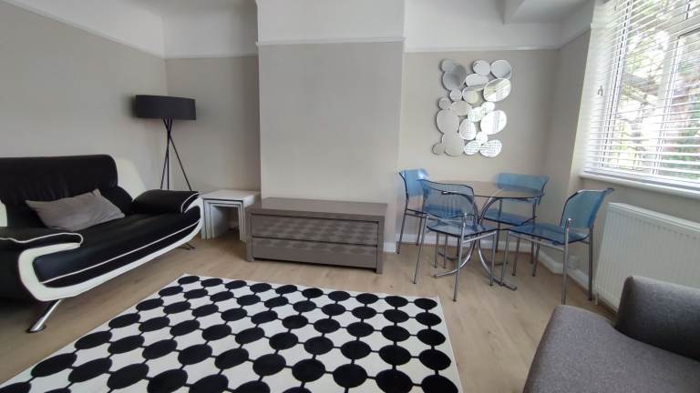 2 Bed Maisonette,