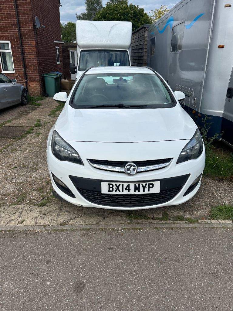 Vauxhall, ASTRA, Estate, 2014, Manual, 1686 (cc), 5 doors