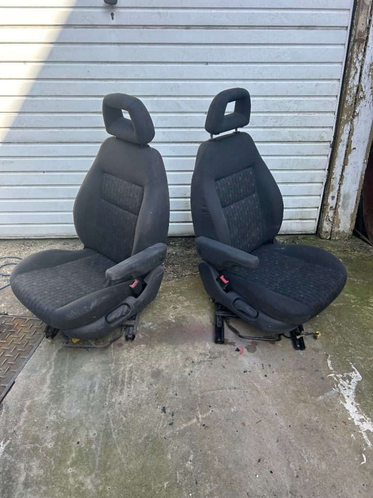 CAMPERVAN CAPTAIN SWIVEL SEATS 