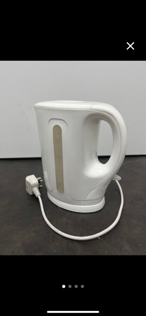 White kettle 