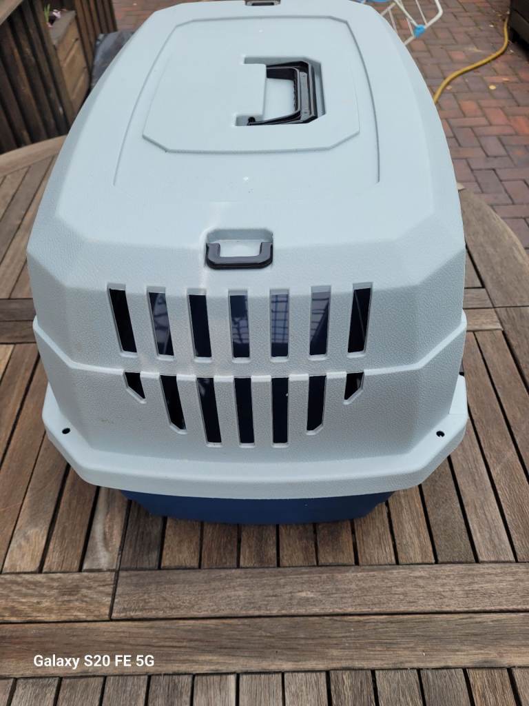PET TRANSPORT BOX CAGE CARRIER FOR CAT OR SMALL DOG USED ONE TRIP