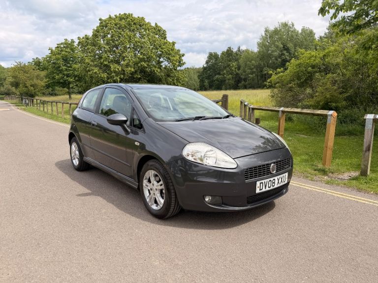 Fiat Grande Punto. Cheap small car  10 months mot 