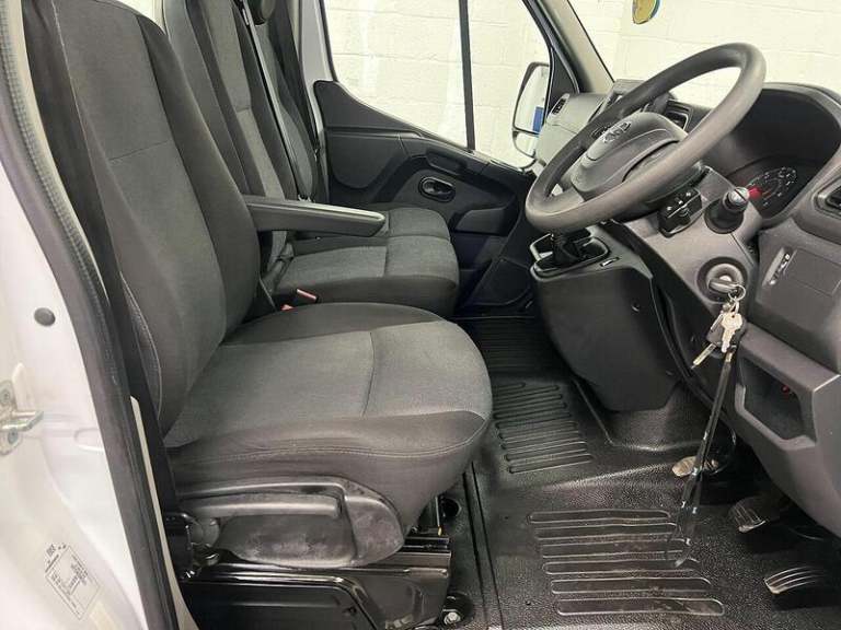  Nissan Interstar Interstar 2.3 dCi 35 Tekna L3 Euro 6 (s/s) 2dr Vehicle Transporter Diesel Manual