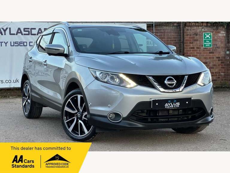 2014 Nissan Qashqai 1.6 dCi Tekna XTRON 2WD Euro 5 (s/s) 5dr HATCHBACK Diesel Automatic
