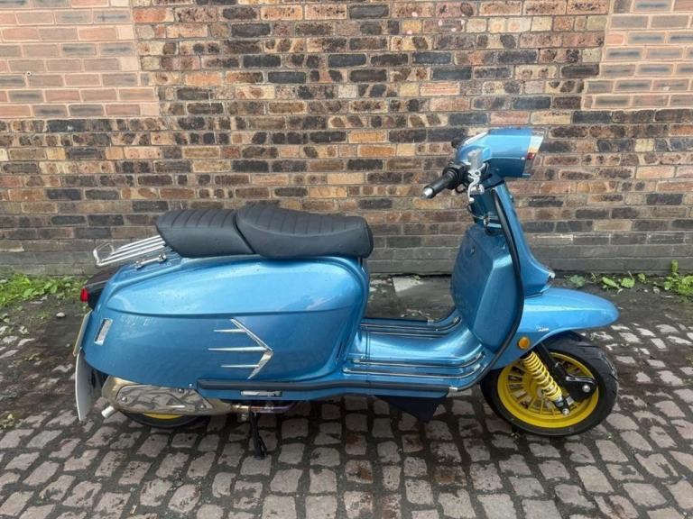 Royal Alloy GP300 SE LC, 2024, Scooter CVT Euro 5