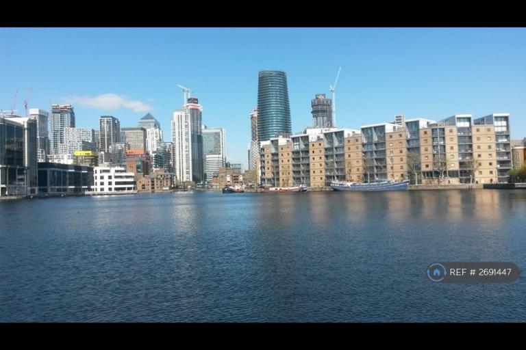 1 bedroom flat in Telegraph Place, London, E14 (1 bed) (#2691447)