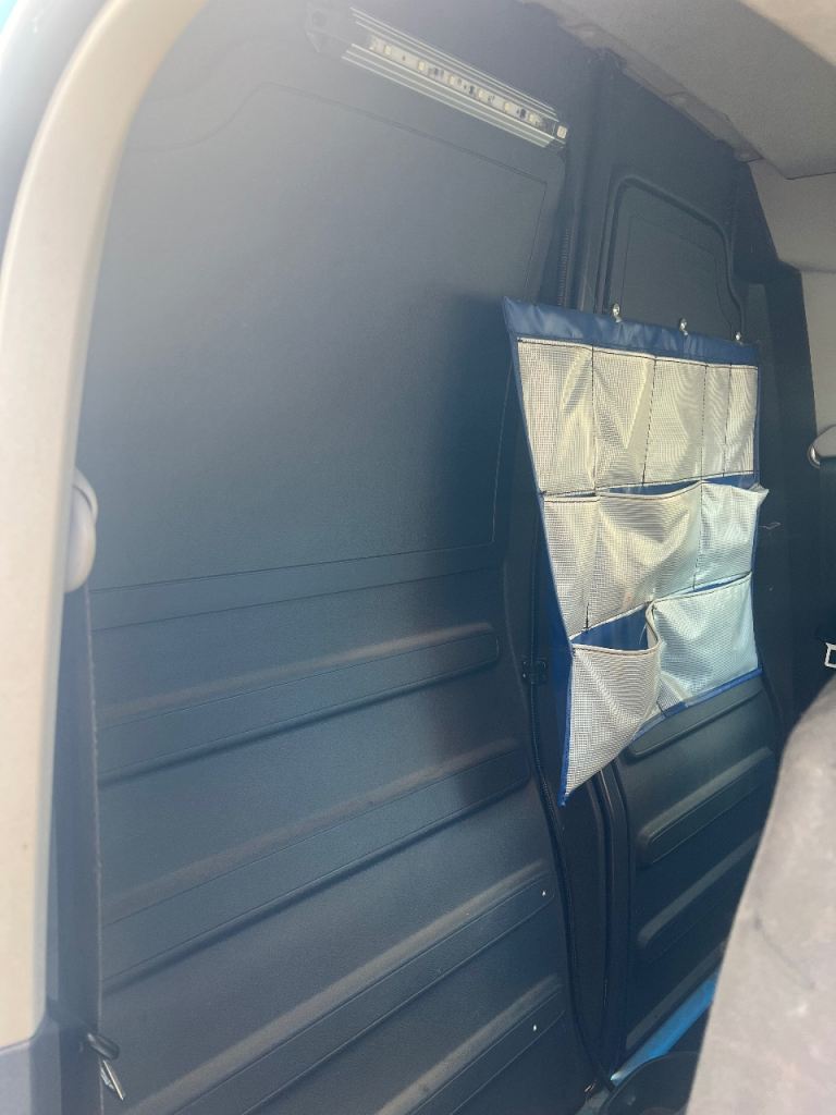 2011 VW Caddy bulkhead