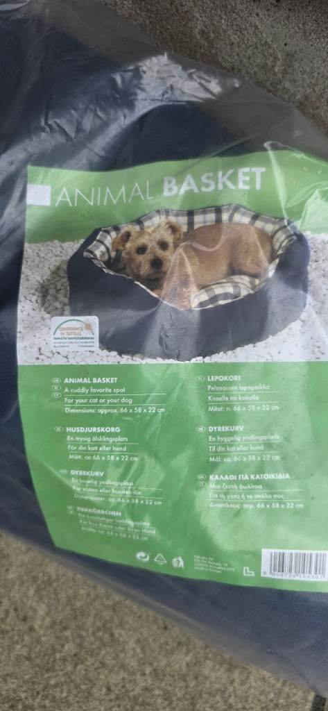 Dog animal bedding basket new and sealed in bag
