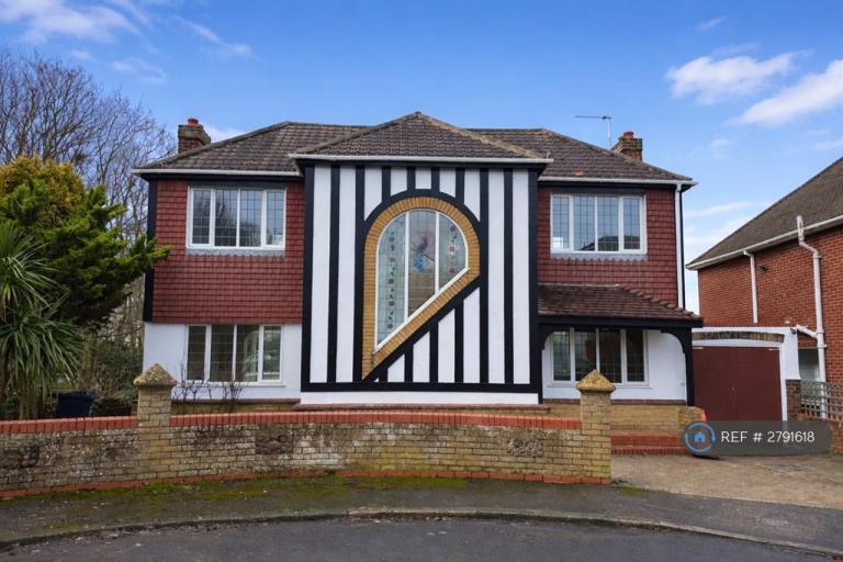 3 bedroom house in Wallwood Road, Ramsgate, CT11 (3 bed) (#2791618)