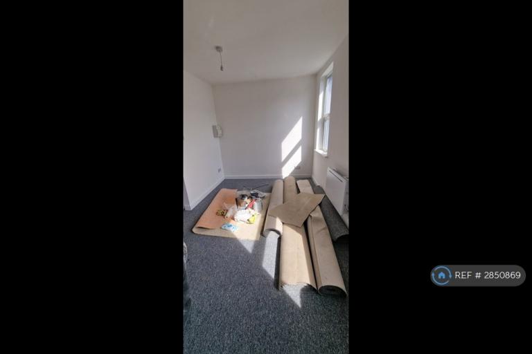 1 bedroom in Victoria Road, Swindon, SN1 (#2850869)