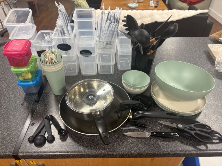 Kitchen Essentials Bundle – Storage, Pans, Bowls & Utensils