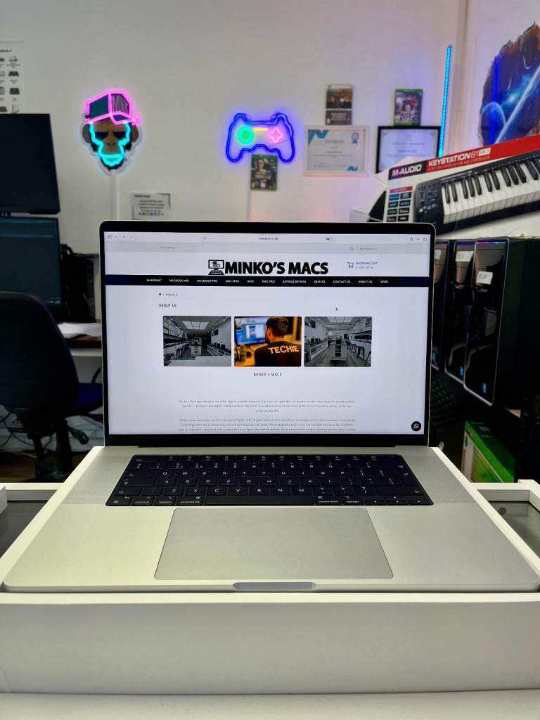 Apple MacBook Pro 16-Inch M4 Pro 24GB RAM 1TB SSD 14CPU/20GPU BRAND NEW 50% DISCOUNTED TO £1600