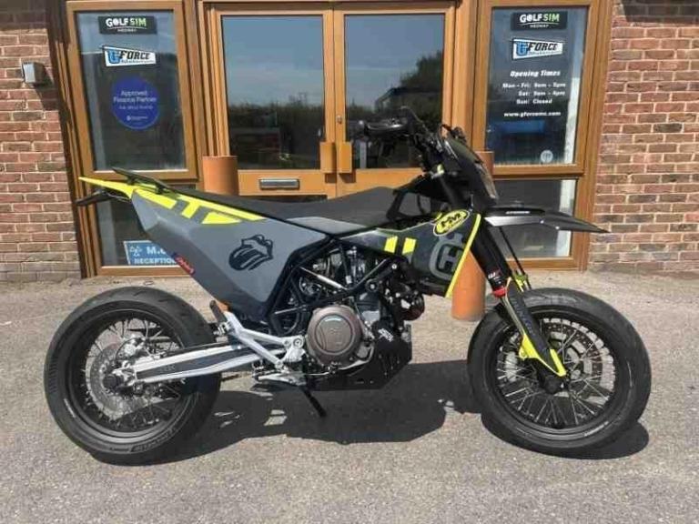HUSQVARNA 701 SUPERMOTO
