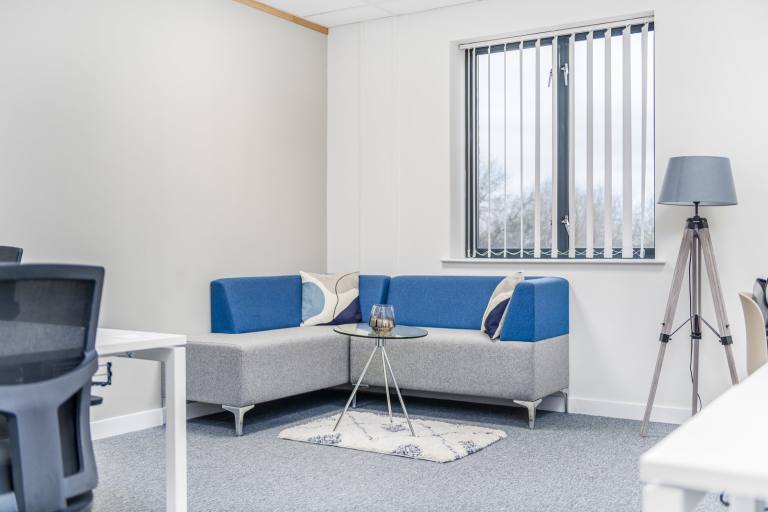 Lincoln - LN6 7YT \ Office Space for Rent - 2 Workstations