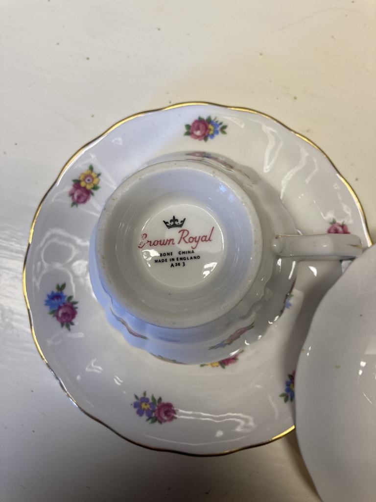 image for Cups & saucers 