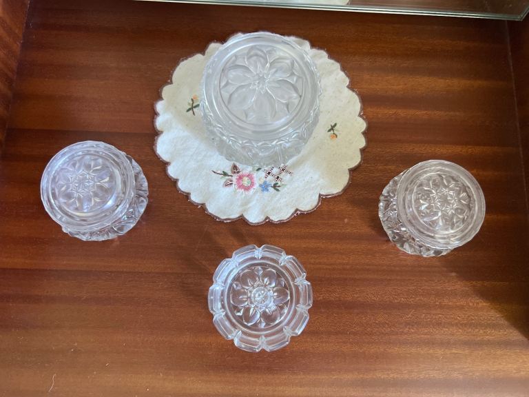 Dressing table accessories pots and ring holder