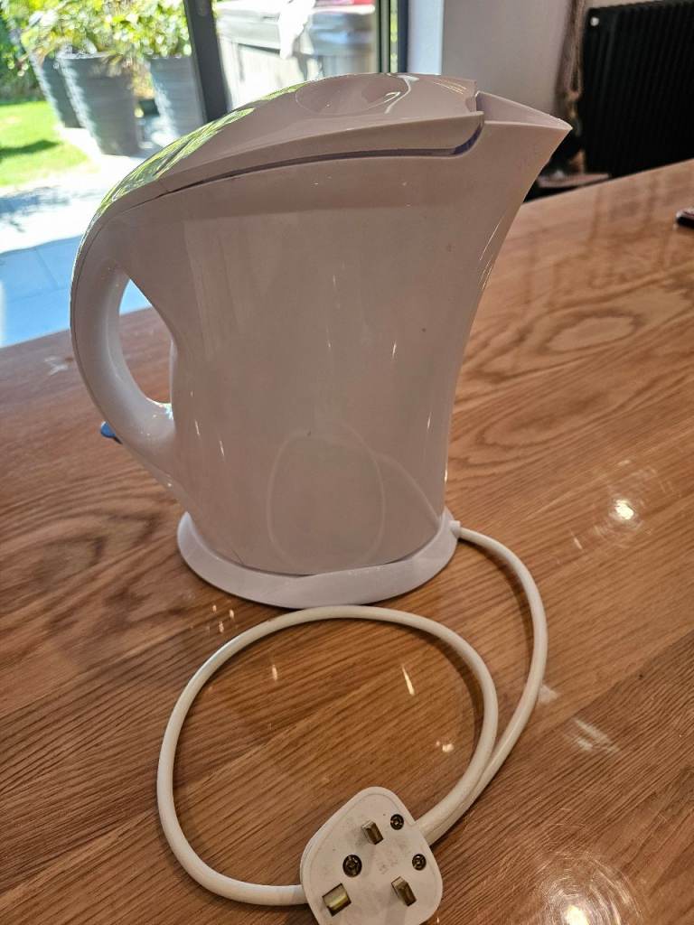 White Electric Kettle - Good Condition