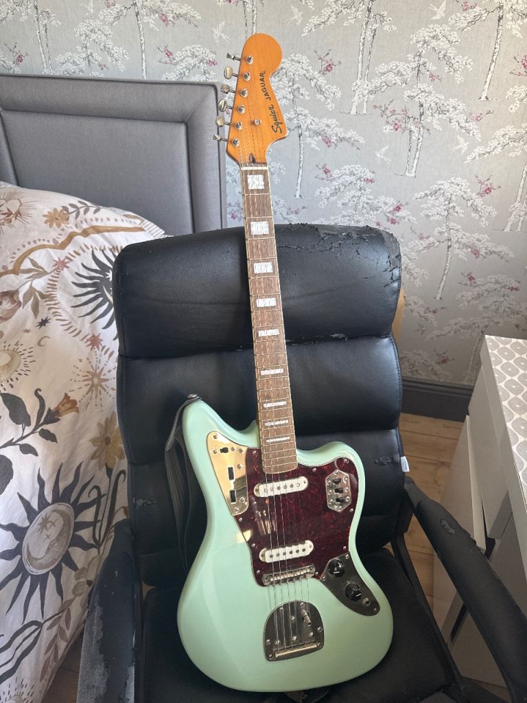 Fender Jaguar Squier 70s style
