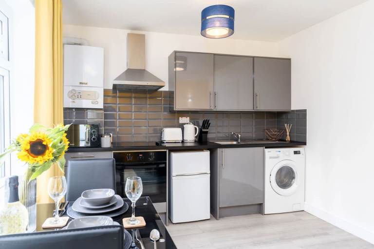 1 Bed 1 Bath with Parking | Near Hallamshire Hospital