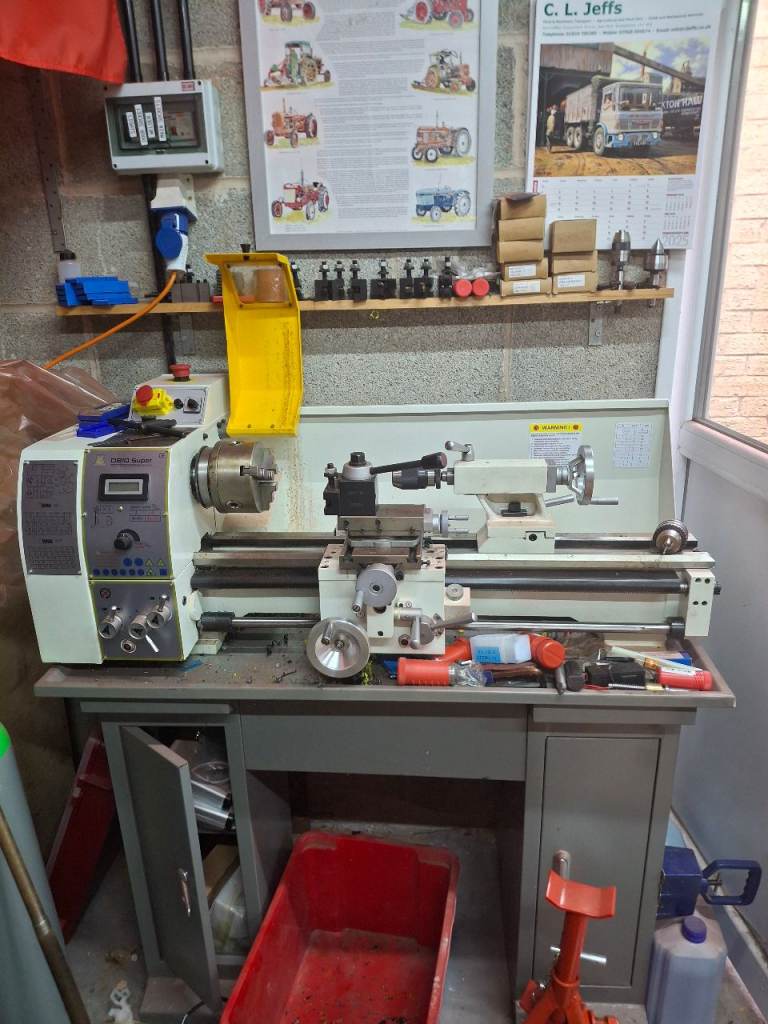 Chester DB 10 Metal Lathe Machine with Stand – Good Working Condition