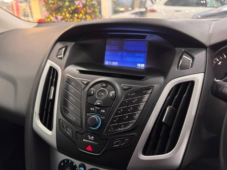 2014 Ford Focus 1.6 TDCi 115 Zetec Navigator 5dr HATCHBACK DIESEL Manual