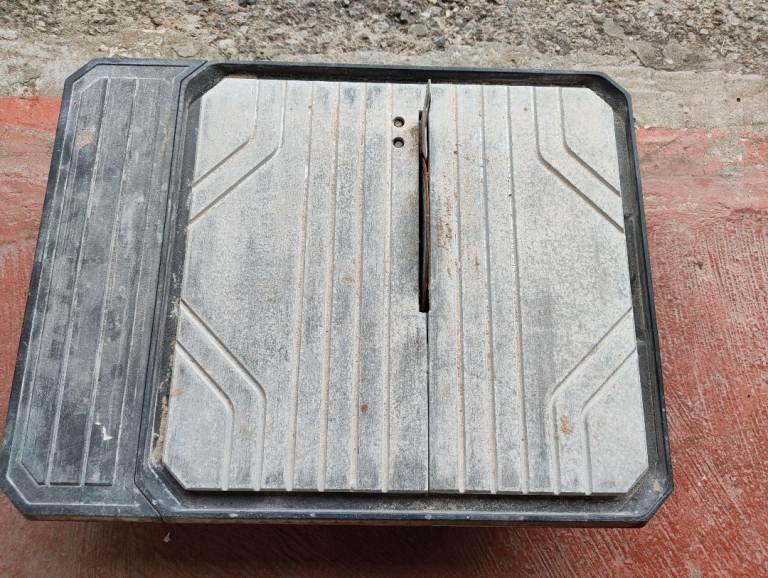Erbauer 750W Tile Cutter - Used, Fully Functional