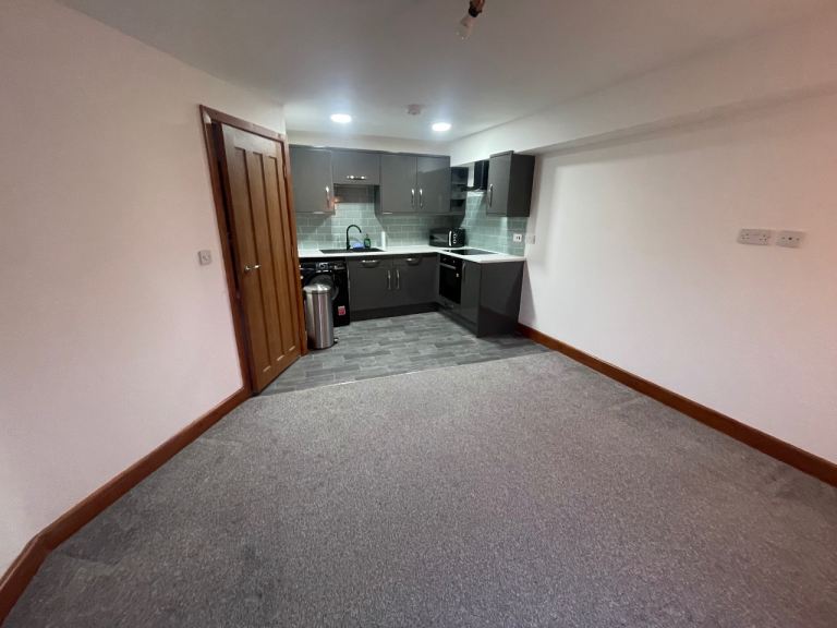 Flat for rent in hart of Alvechurch village 