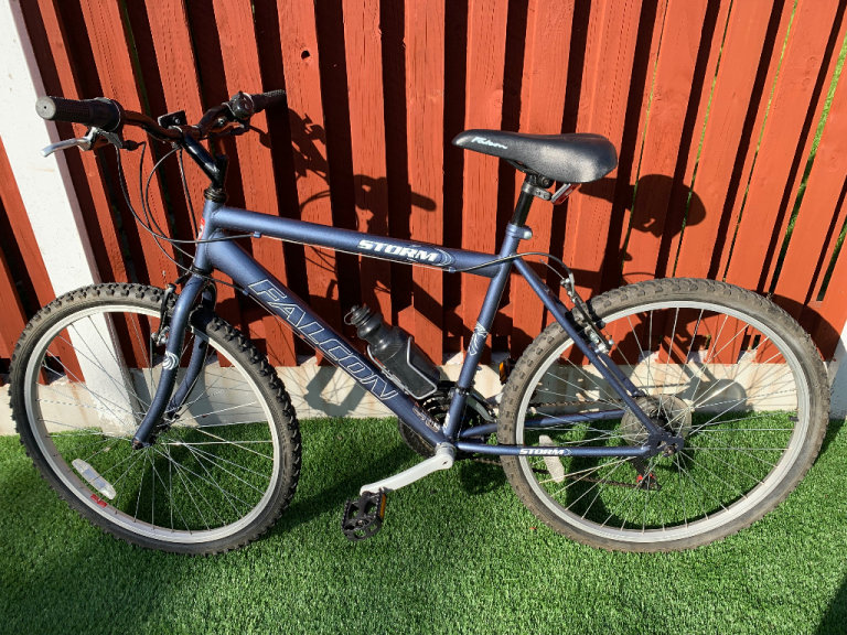 Falcon Storm mountain bike with helmet 