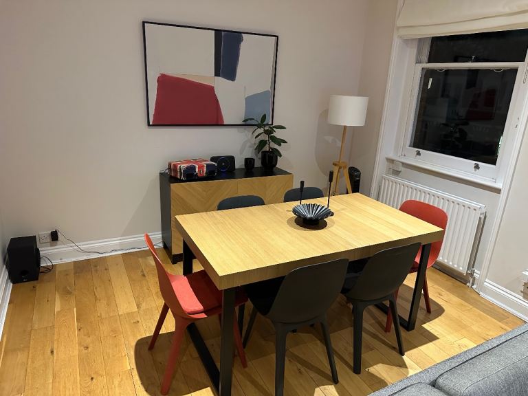 IKEA TARSELE Extendable Dining Table – Oak Veneer / Black (Excellent Condition)