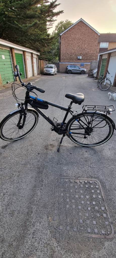 Black Hybrid City Bike – Good Condition