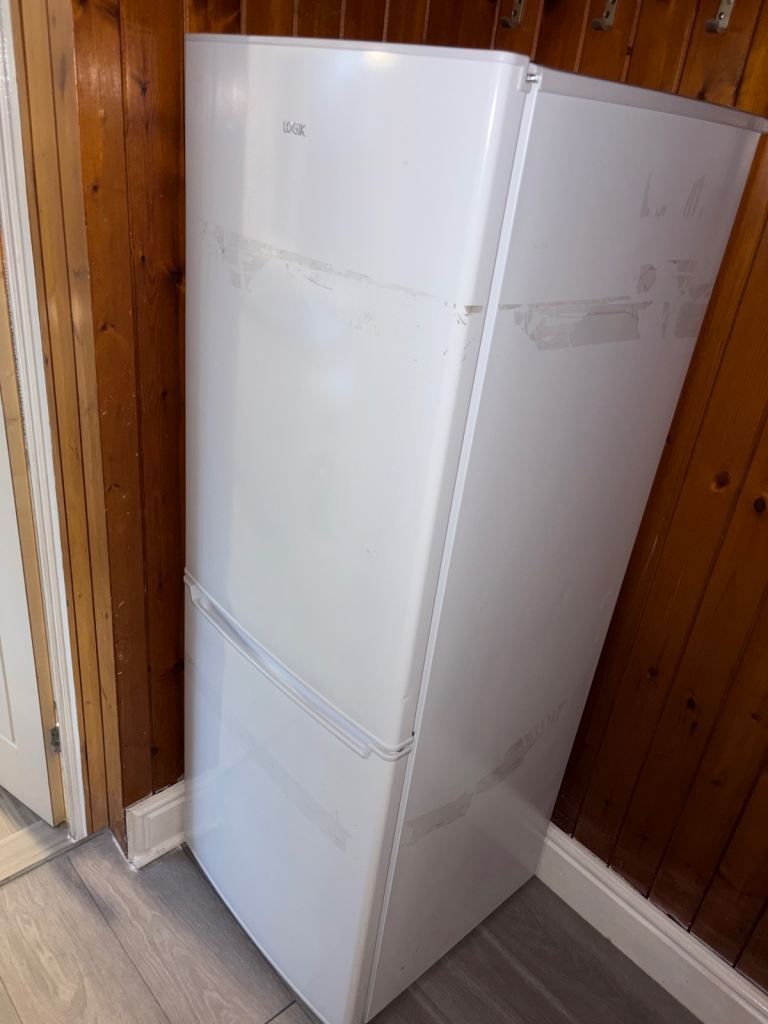 Logik Fridge Freezer – White, Good Condition
