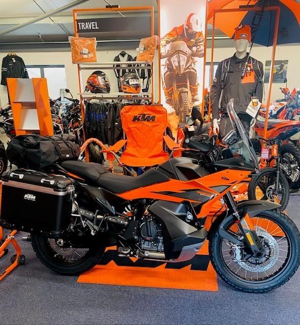 KTM 790 ADVENTURE 2026, TOURING PACK SPECIAL. TECH PACK INCLUDED.