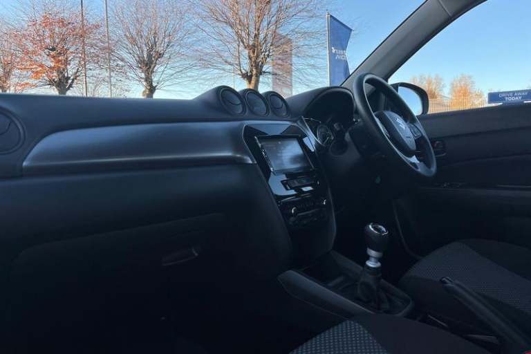 2023 Suzuki Vitara 1.4 Boosterjet 48V Hybrid Go 5dr ** Bluetooth / USB / AUX Connection ** Man Es...