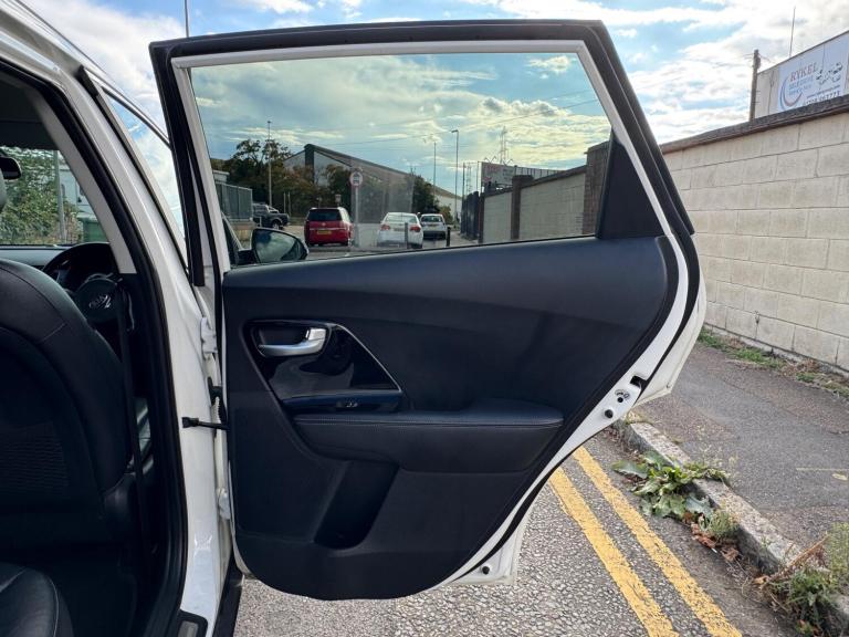 2017 Kia Niro 1.6h GDi 3 DCT Euro 6 (s/s) 5dr ESTATE Petrol/Electric Hybrid Automatic