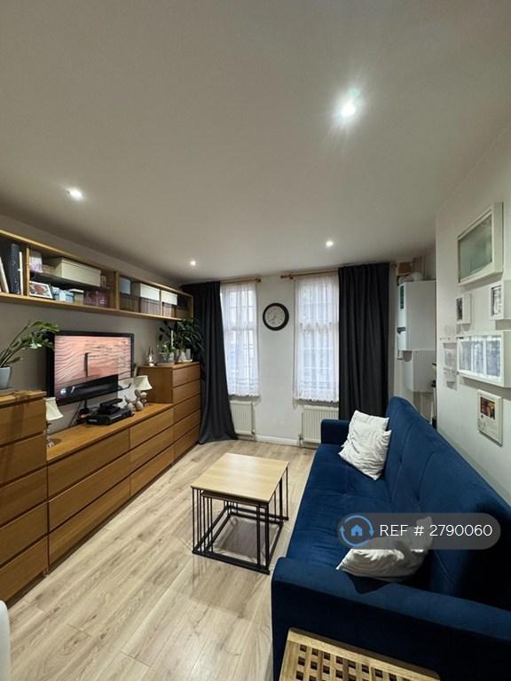 2 bedroom flat in Church Road, London, W3 (2 bed) (#2790060)