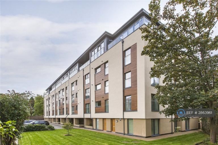 3 bedroom flat in Ravelston Terrace, Edinburgh, EH4 (3 bed) (#2863961)