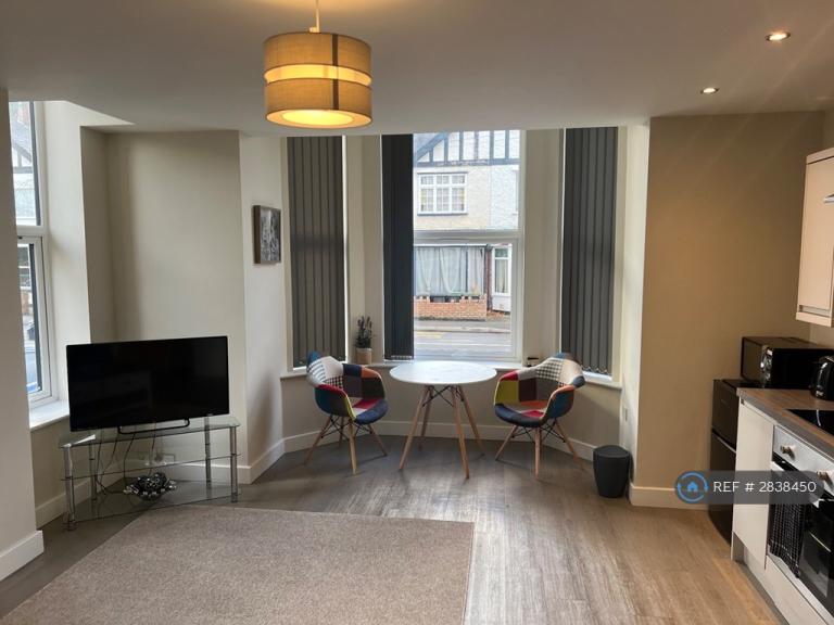 1 bedroom flat in Meadow Road, Beeston, Nottingham, NG9 (1 bed) (#2838450)
