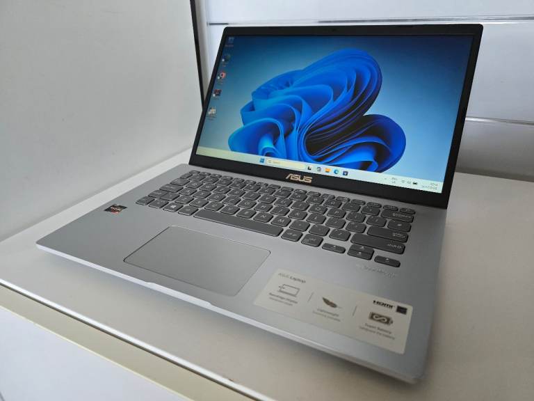 Asus M409 14inch laptop Ryzen 3, 8GB Ram, Win 11