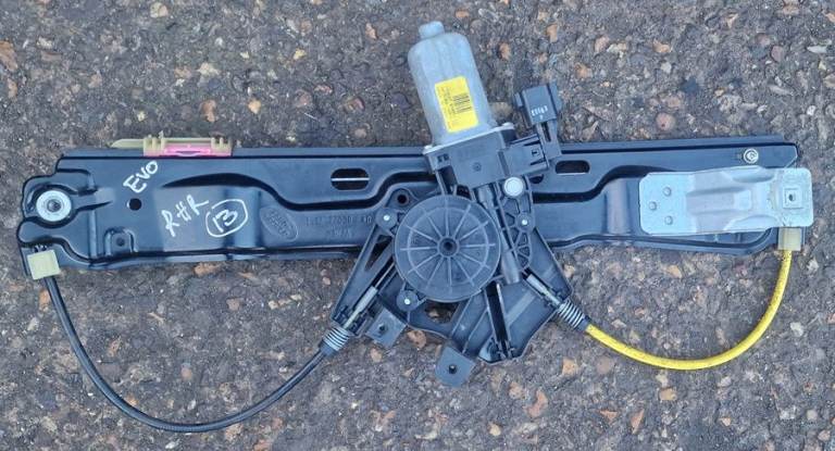 Range Rover Evogue Right Side Rear Door Window Motor Mechanism 2013