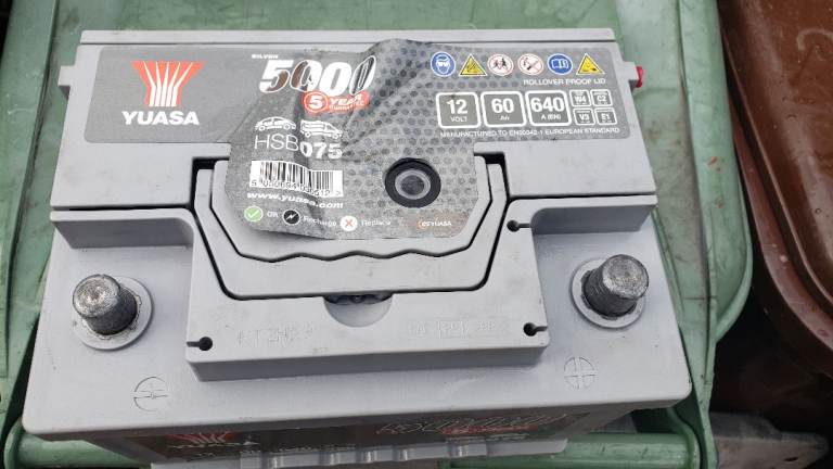 Yuasa 5000 car battery 60 ah