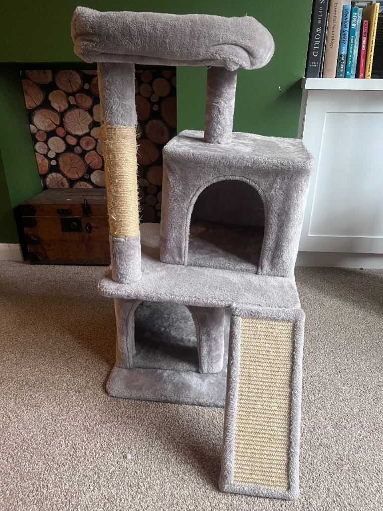 Cat tree
