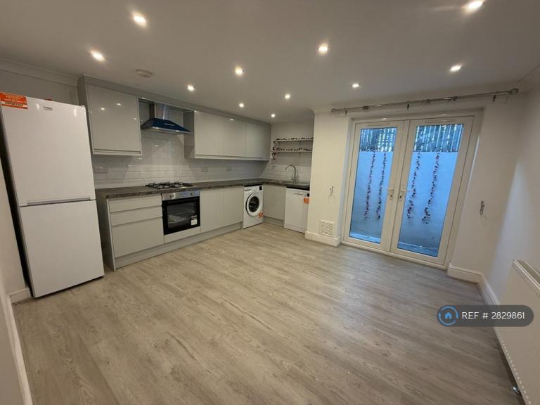 3 bedroom house in Princes Road, West Ealing, W13 (3 bed) (#2829861)