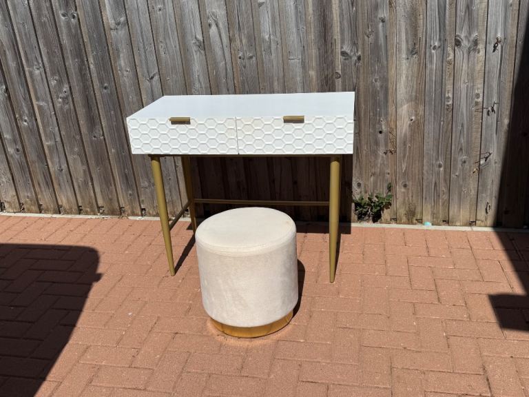 Vanity table & stool