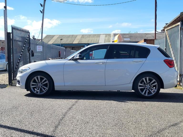 2016 BMW 1 Series 118d Sport 5dr TOP SPEC HATCHBACK Diesel Manual