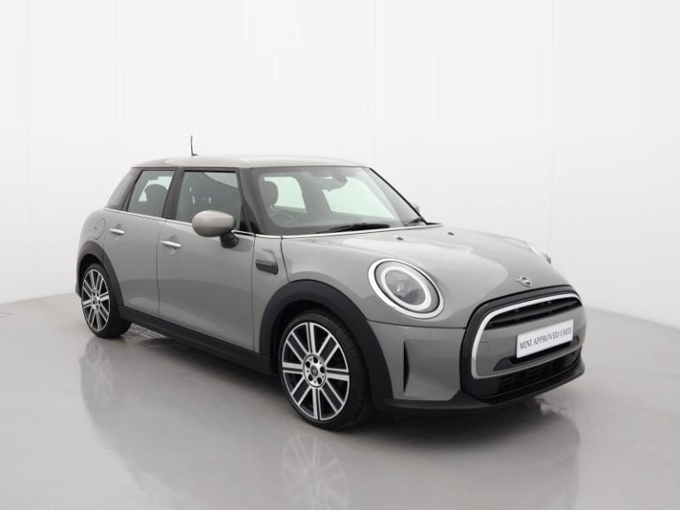 MINI HATCHBACK 1.5 Cooper Exclusive 5dr Auto