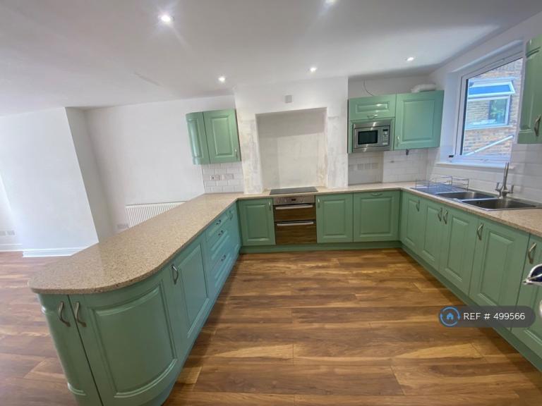 4 bedroom flat in Charlton, London, SE7 (4 bed) (#499566)