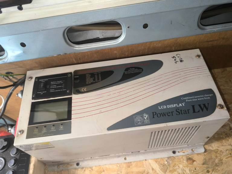 Heavy duty 3000w inverter charger,low frequency