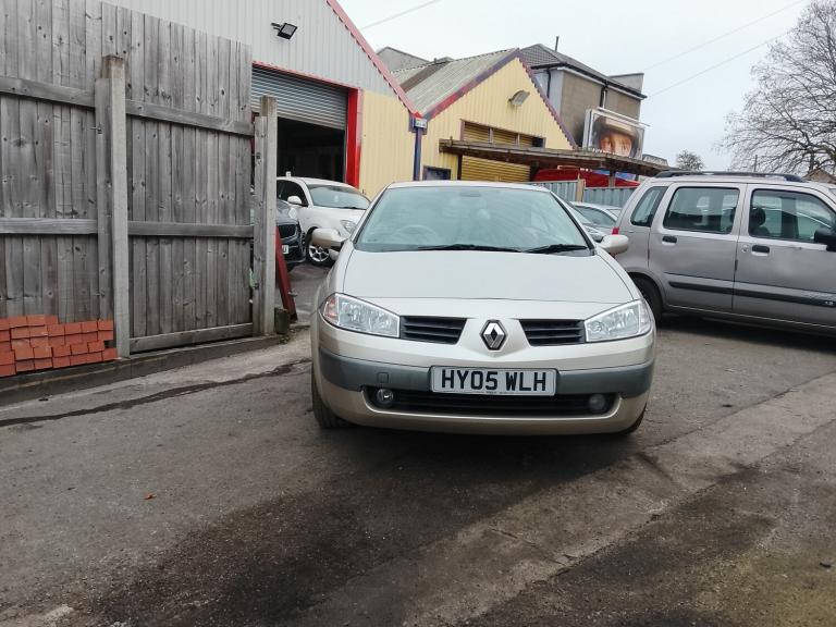2005 Renault Megane 2.0 VVT Privilege 2dr Auto CONVERTIBLE Petrol Automatic