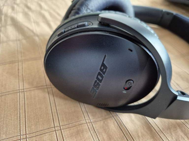 Bose QuietComfort QC35 II Bluetooth Headphones - Midnight Blue, in case, excellent condition