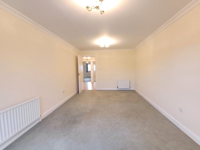 2 bedroom flat in Orchard Brae Avenue, Orchard Brae, Edinburgh, EH4 2GA